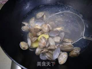 海南辣酱炒花蛤的做法步骤:3