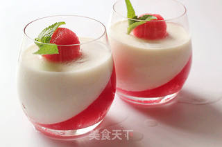 夏日爽口冷品。【西瓜牛奶冻】的做法步骤:8