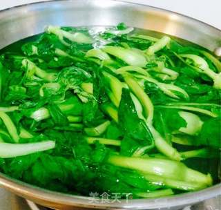 香菇猪肉包子的做法步骤:2