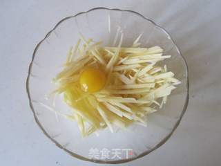 土豆丝饼的做法步骤:2