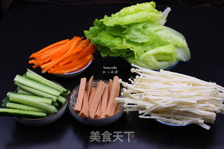 五彩鸡蛋卷饼的做法步骤:2