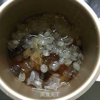 养颜皂角米桃胶银耳羹的做法步骤:4