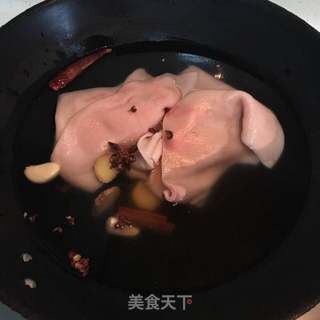 肉皮冻的做法步骤:2