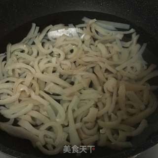 肉皮冻的做法步骤:5