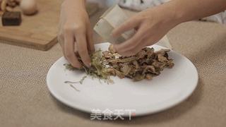 【小森妈妈菜谱】备孕药膳-当归金银花暖宫汤的做法步骤:3