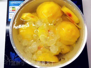 甜到心头的黄桃夏洛特蛋糕的做法步骤:2