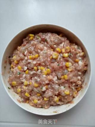 虾仁玉米水饺的做法步骤:11