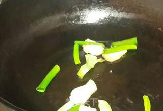 砂锅鱼头豆腐汤的做法步骤:4