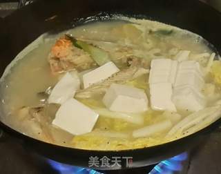 砂锅鱼头豆腐汤的做法步骤:6