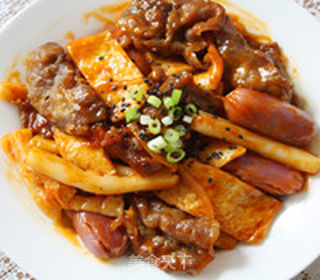 肥牛鱼饼炒年糕的做法步骤:12