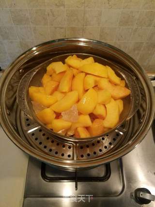 无水蒸黄桃的做法步骤:4