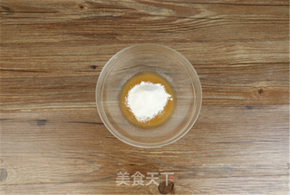 中秋礼品~蛋黄莲蓉月饼的做法步骤:3