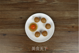 中秋礼品~蛋黄莲蓉月饼的做法步骤:7