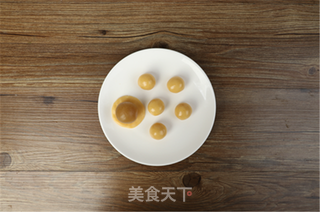 中秋礼品~蛋黄莲蓉月饼的做法步骤:10