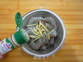 香辣椒盐土豆虾的做法步骤:3