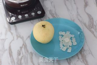 冰糖雪梨的做法步骤：1