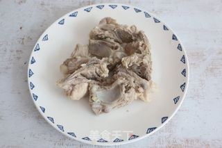玉米排骨汤的做法步骤：3