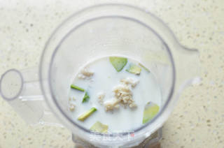 牛油果燕麦奶昔的做法步骤:8