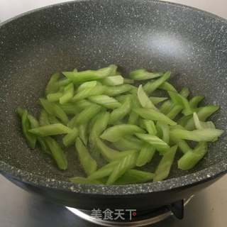 西芹百合的做法步骤:5