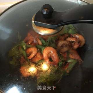 三杯虾的做法步骤:10