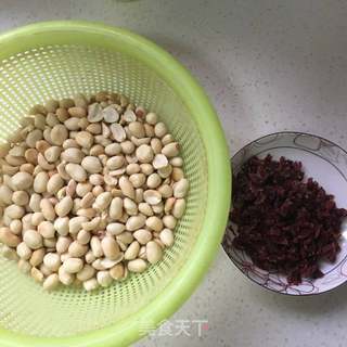 蔓越莓牛轧花生糖的做法步骤:2