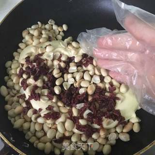 蔓越莓牛轧花生糖的做法步骤:8