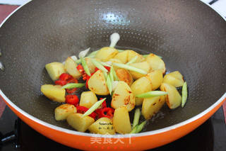 土豆焖鸡腿的做法步骤:6