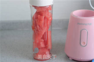 西瓜汁的做法步骤:4