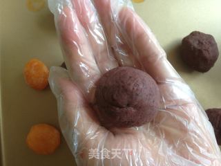 蛋黄豆沙月饼的做法步骤：5