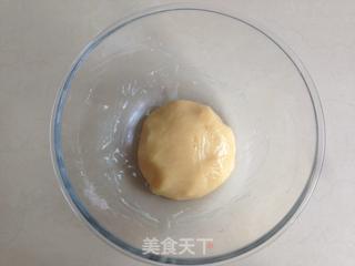 蛋黄豆沙月饼的做法步骤:8