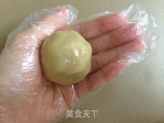 蛋黄豆沙月饼的做法步骤:12