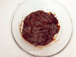黑美人巧克力月饼的做法步骤:2