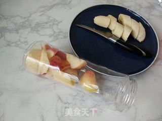 香蕉苹果奶昔的做法步骤:3