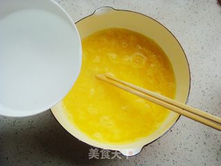北极虾仁蒸蛋羹的做法步骤：4