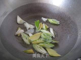东北酱土豆的做法步骤:2