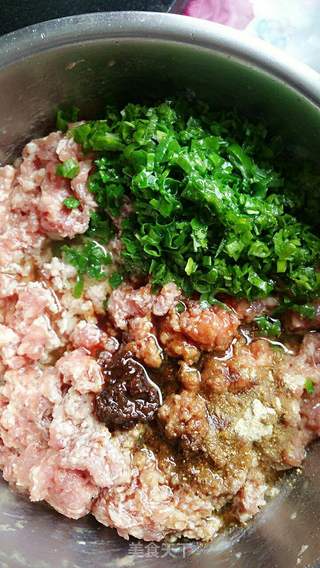 猪肉韭菜白菜馅饺子的做法步骤:4