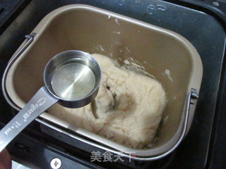 桃山松仁奶黄月饼的做法步骤:6