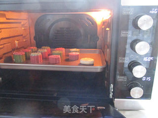 桃山松仁奶黄月饼的做法步骤:18