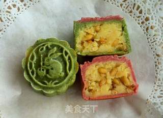 桃山松仁奶黄月饼的做法步骤:21