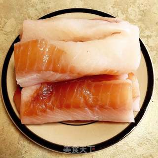 酸汤鲜鱼馄饨的做法步骤:2