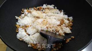 芒果鲜肉蛋包饭的做法步骤:6