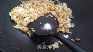 芒果鲜肉蛋包饭的做法步骤：7