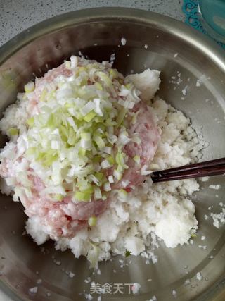 萝卜鲜肉包子的做法步骤:8