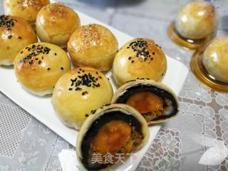 肉松麻糍蛋黄酥的做法步骤:27