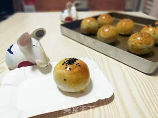 肉松麻糍蛋黄酥的做法步骤:28