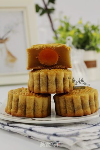 【月饼季】广式莲蓉蛋黄月饼的做法步骤:8
