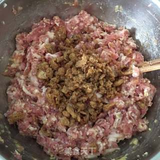 包饺子(猪肉油渣韭菜饺)的做法步骤:4