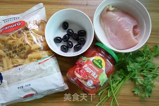 鸡肉红椒意面的做法步骤：1