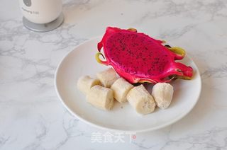 火龙果香蕉奶昔的做法步骤:2