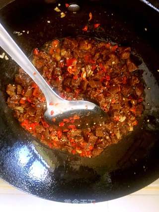 飘香牛肉辣酱的做法步骤:13